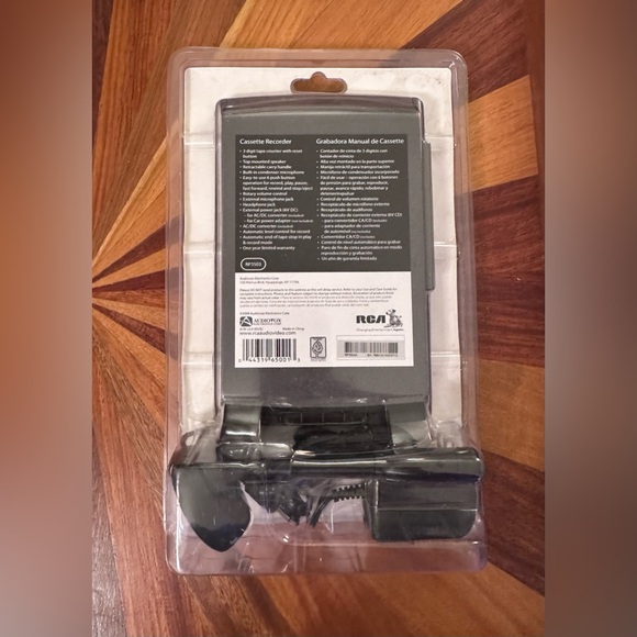 RCA RP3503 "Shoebox" Cassette Voice Recorder Personal Portable Player With Mic - Picture 2 of 2